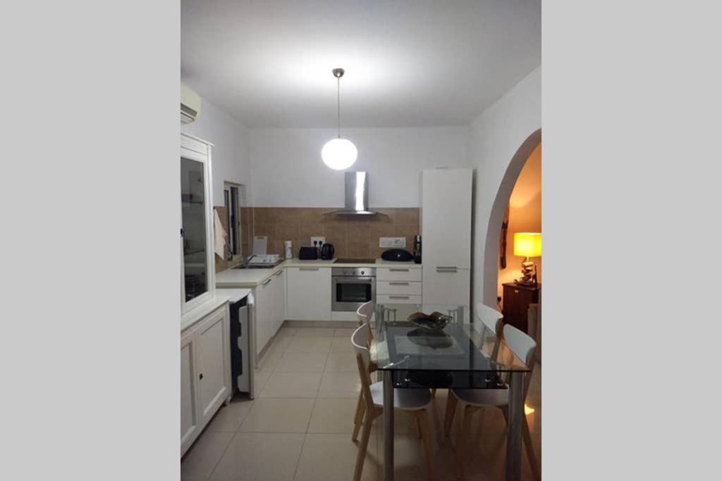 Confortable And Quiet Apartment In St. Julian Сент Джулианс Экстерьер фото