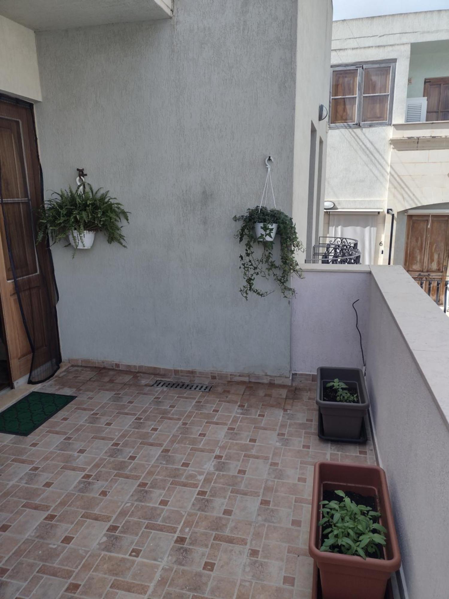 Confortable And Quiet Apartment In St. Julian Сент Джулианс Номер фото